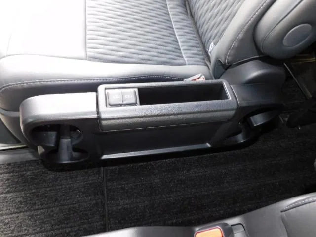 Toyota NOAH HYBRID S-Z 2022 — миниатюра 3