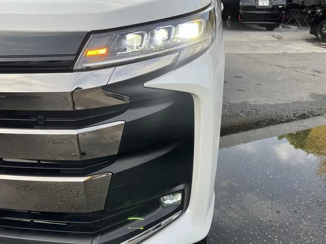 Toyota NOAH HYBRID S-Z 2023 — миниатюра 4