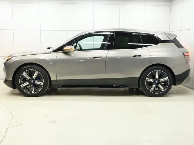 BMW iX X DRIVE 40 2023 — миниатюра 3