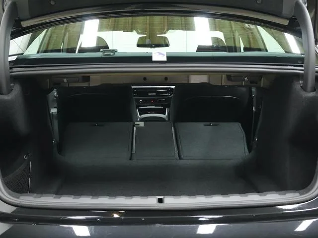 BMW 3 Series 320D X DRIVE M-SPORT 2025 — миниатюра 4