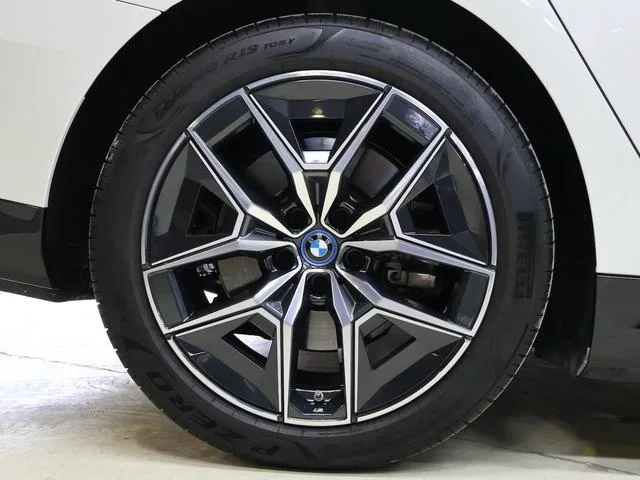 BMW i5 E DRIVE 40 TOURING M-SPORT 2025 — миниатюра 2
