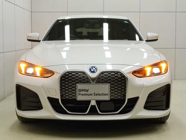 BMW i4 E DRIVE 40 M SPORT 2025 — миниатюра 3
