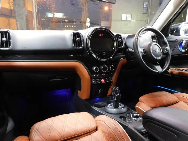 MINI MINI COOPER D CROSSOVER PREMIUM PLUS PACKAGE CLASSIC TRIM 2023 — миниатюра 2