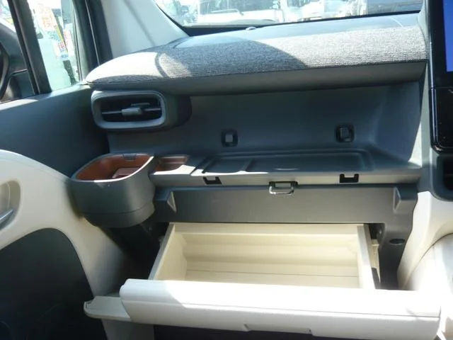 Toyota SIENTA HYBRID Z 2024 — миниатюра 5