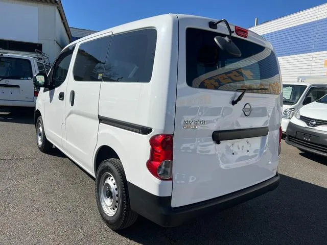 Nissan NV200 VANETTE VAN DX 2024 — миниатюра 2