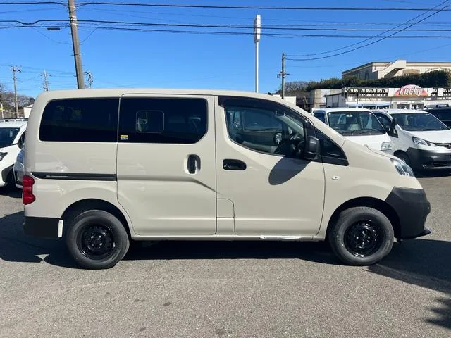 Nissan NV200 VANETTE VAN GX OUTDOOR BLACK EDITION 2026 — миниатюра 2