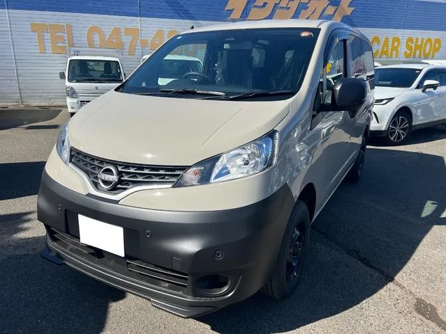 Nissan NV200 VANETTE VAN GX OUTDOOR BLACK EDITION 2026 — фото 1, купить с доставкой в Москву