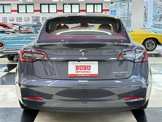 Tesla Model 3 LONG RANGE AWD 2022 — миниатюра 3