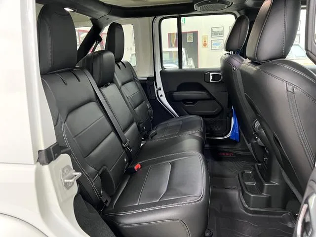 Chrysler Jeep JEEP WRANGLER UNLIMITED SAHARA 2022 — миниатюра 4