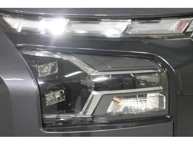 Mitsubishi TRITON GSR 2025 — миниатюра 4