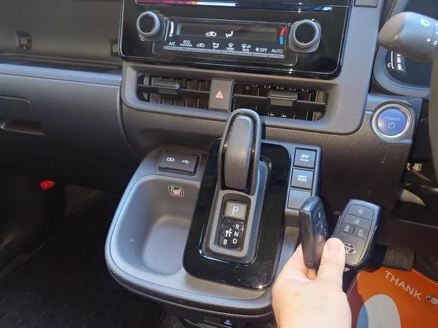 Toyota SIENTA HYBRID Z 2023 — миниатюра 4