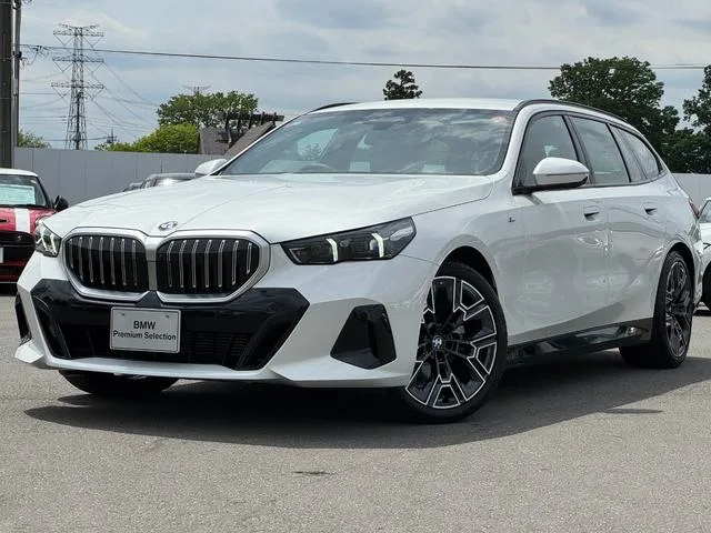 BMW 5 Series 523D X DRIVE TOURING M-SPORT 2025 — фото 1, купить с доставкой в Москву