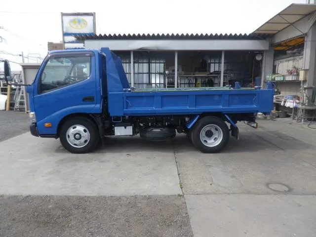 Hino DUTRO 2024 — миниатюра 3