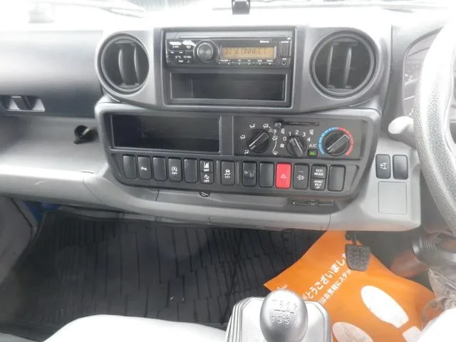 Hino DUTRO 2024 — миниатюра 5