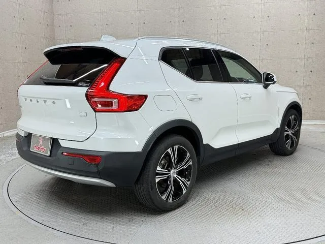 Volvo XC40 RECHARGE PLUG IN HYBRID T5 INSCRIPTION 2022 — миниатюра 2