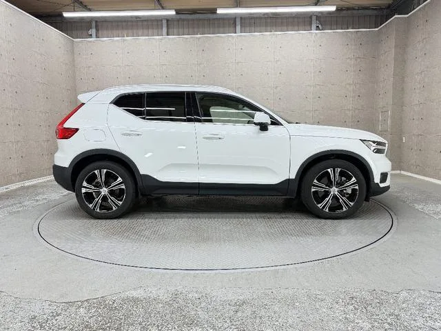 Volvo XC40 RECHARGE PLUG IN HYBRID T5 INSCRIPTION 2022 — миниатюра 4