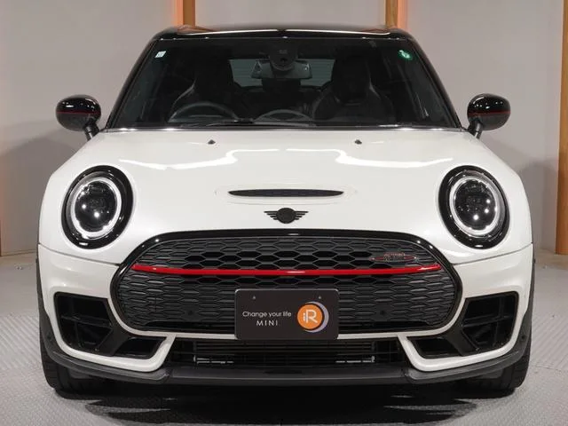 MINI MINI JCW CLUBMAN PREMIUM PLUS PACKAGE JOHN COOPER WORKS TRIM 2023 — миниатюра 3