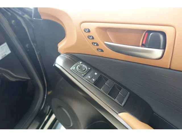 Lexus IS IS300H VERSION L 2022 — миниатюра 5
