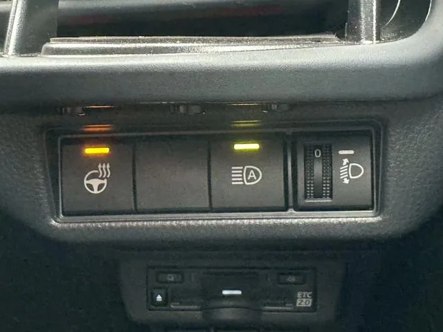 Toyota Prius Z 2023 — миниатюра 5