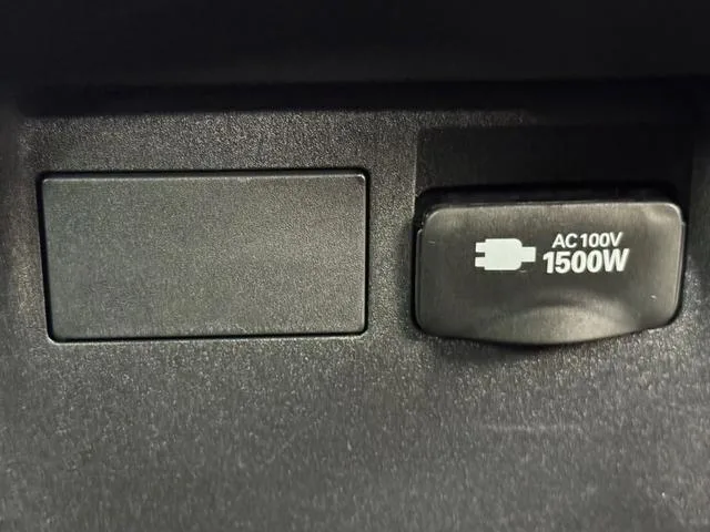 Toyota Prius Z 2023 — миниатюра 4