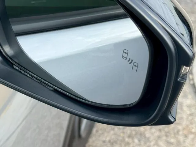 Toyota Prius X 2023 — миниатюра 3