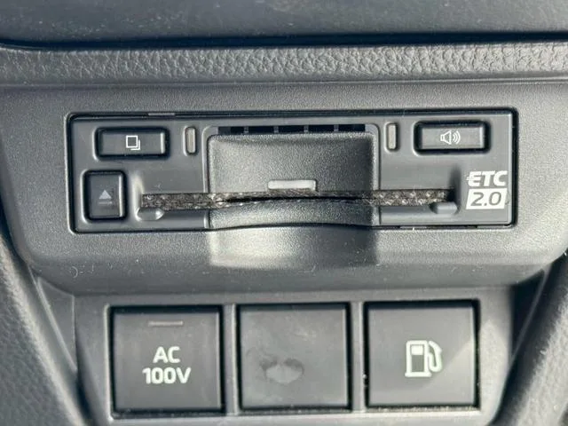 Toyota Prius X 2023 — миниатюра 4