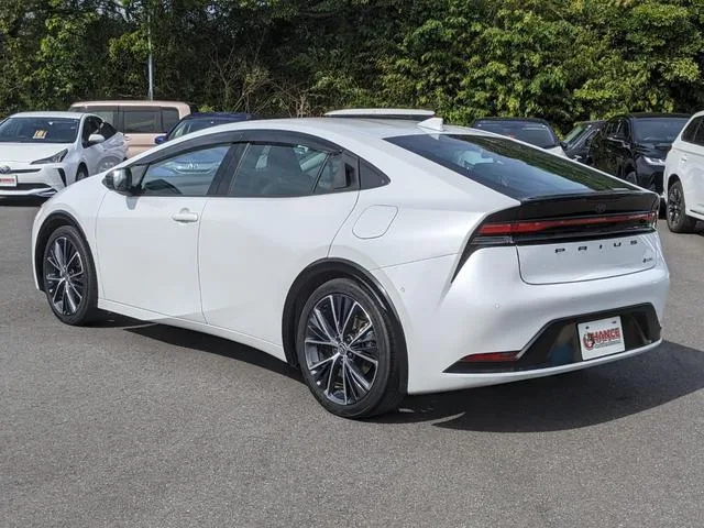Toyota Prius Z 2023 — миниатюра 3