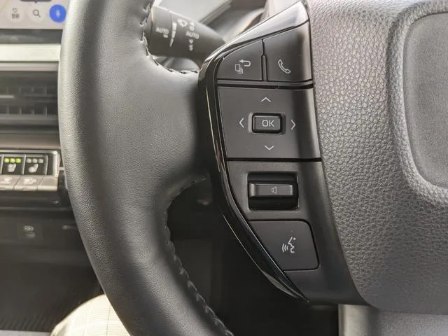 Toyota Prius Z 2023 — миниатюра 4