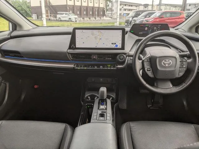 Toyota Prius Z 2023 — миниатюра 3
