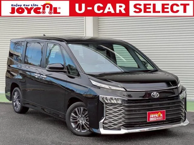 Toyota VOXY S-G 2023 — фото 1, купить с доставкой в Москву