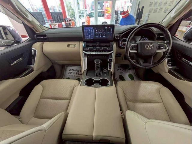 Toyota Land Cruiser ZX 2023 — миниатюра 3