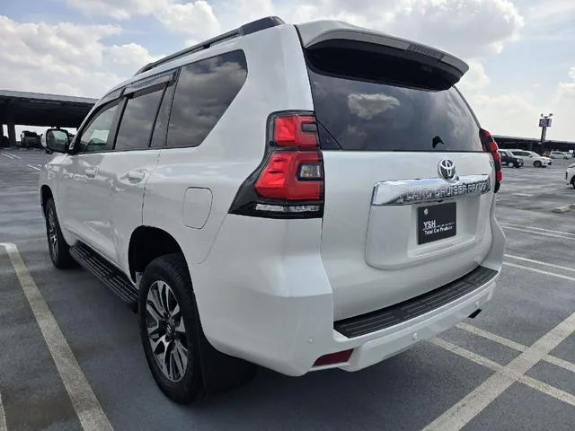 Toyota Land Cruiser Prado TX L PACKAGE 2022 — миниатюра 2