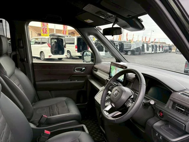 Honda STEPWAGON E:HEV SPADA PREMIUM LINE 2025 — миниатюра 5