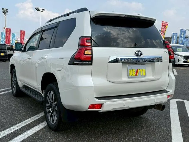 Toyota LAND CRUISER PRADO TX L PACKAGE 2024 — миниатюра 4