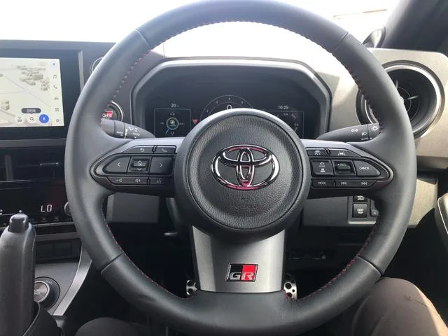 Toyota GR YARIS RZ HIGH PERFORMANCE + AERO PERFORMANCE PACKAGE 2025 — миниатюра 3
