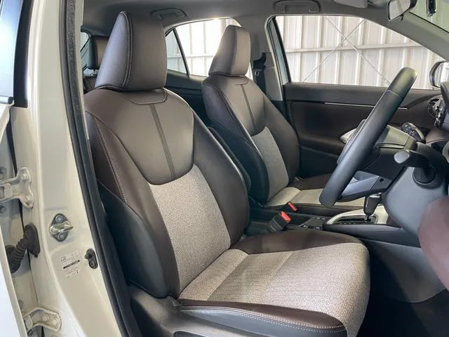 Toyota YARIS CROSS HYBRID Z 2022 — миниатюра 2
