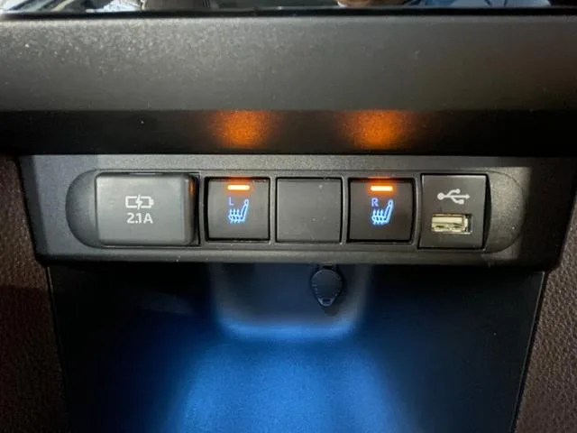 Toyota YARIS CROSS HYBRID Z 2022 — миниатюра 4