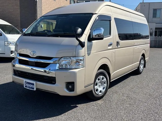 Toyota HIACE WAGON GRAND CABIN 2022 — фото 1, купить с доставкой в Москву