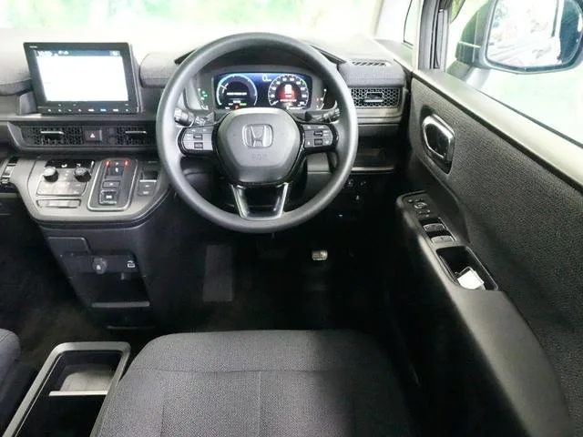 Honda STEPWAGON E:HEV AIR 2022 — миниатюра 2
