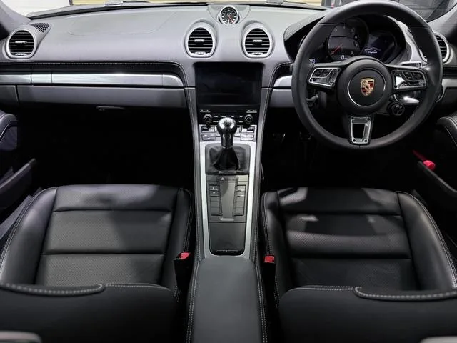 Porsche 718 CAYMAN 718 CAYMAN STYLE EDITION 2024 — миниатюра 2