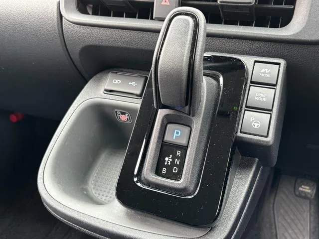 Toyota SIENTA HYBRID Z 2024 — миниатюра 2