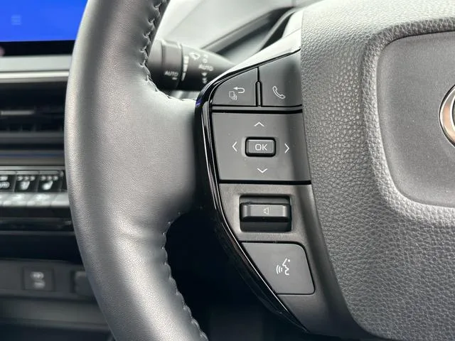 Toyota Prius Z 2023 — миниатюра 2