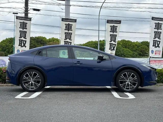 Toyota Prius Z 2023 — миниатюра 4
