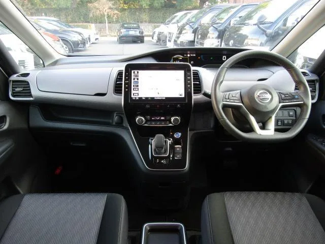 Nissan SERENA E-POWER HIGHWAY STAR V 2022 — миниатюра 2