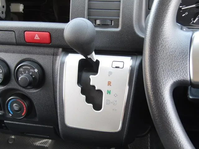 Toyota HIACE VAN DX GL PACKAGE 2025 — миниатюра 3