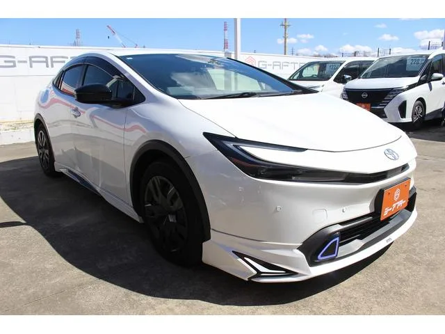 Toyota PRIUS X 2023 — миниатюра 3