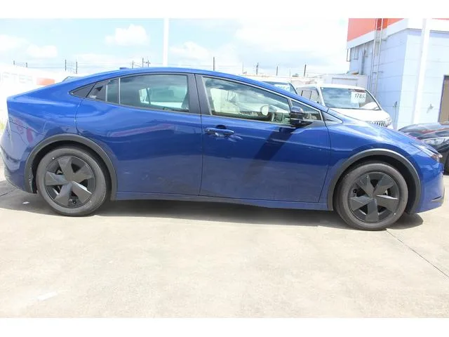 Toyota Prius U 2023 — миниатюра 4