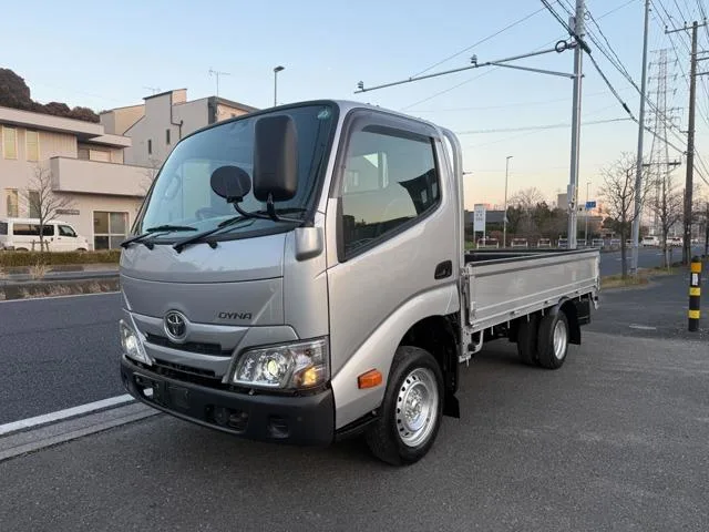 Toyota DYNA TRUCK LONG JUSTLOW 2022 — фото 1, купить с доставкой в Москву