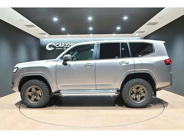 Toyota LAND CRUISER GX 2023 — миниатюра 3