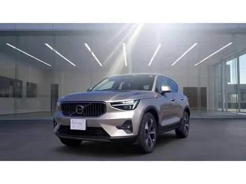 Volvo XC40 2023 купить в Москве
